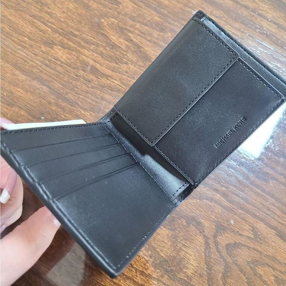 MICHAEL KORS MENSCooper Logo Billfold Wallet With Coin Pouch - Picture 4 of 12